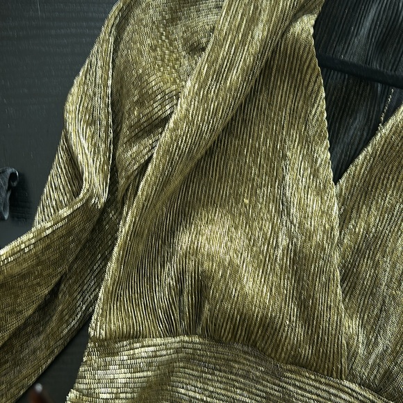 Fashion Nova Gold Shimmer Dress balloon sleeves - Picture 9 of 9